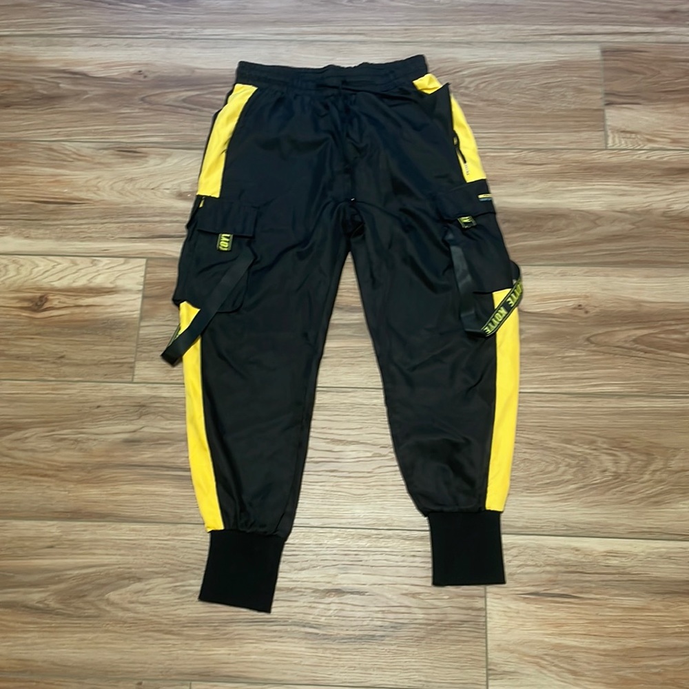 Koyye Cargos